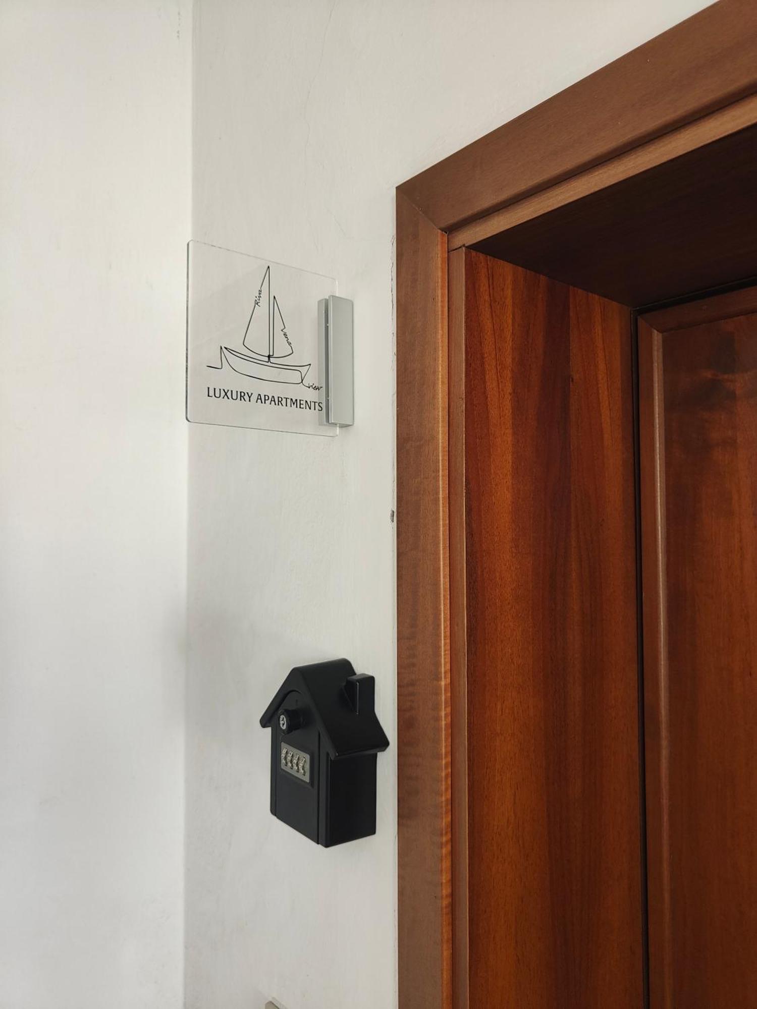 קיוג'ה Luxury Apartments Riva Vena מראה חיצוני תמונה